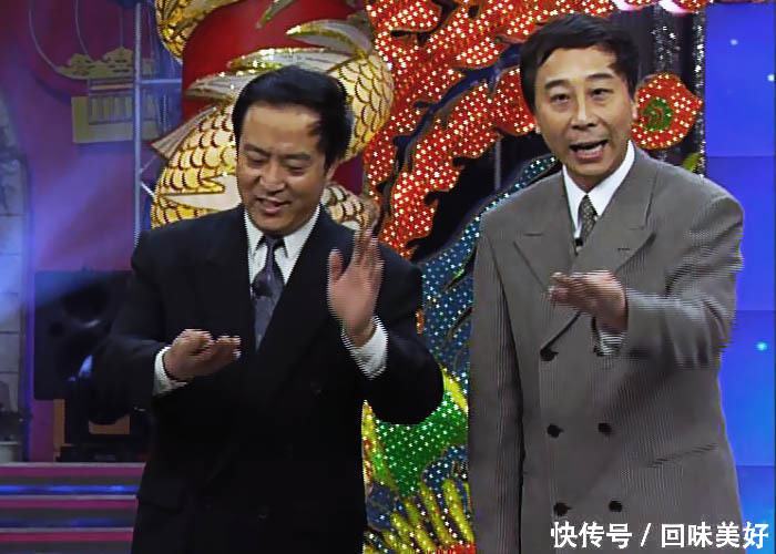 1998年春晚,冯巩和牛群表演相声《坐享其成》,将洋车拉上舞台,已经有