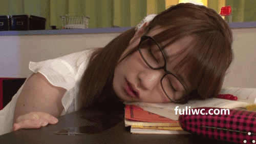 最新一期内涵爆笑动图 女友这么漂亮,玩毛电脑?