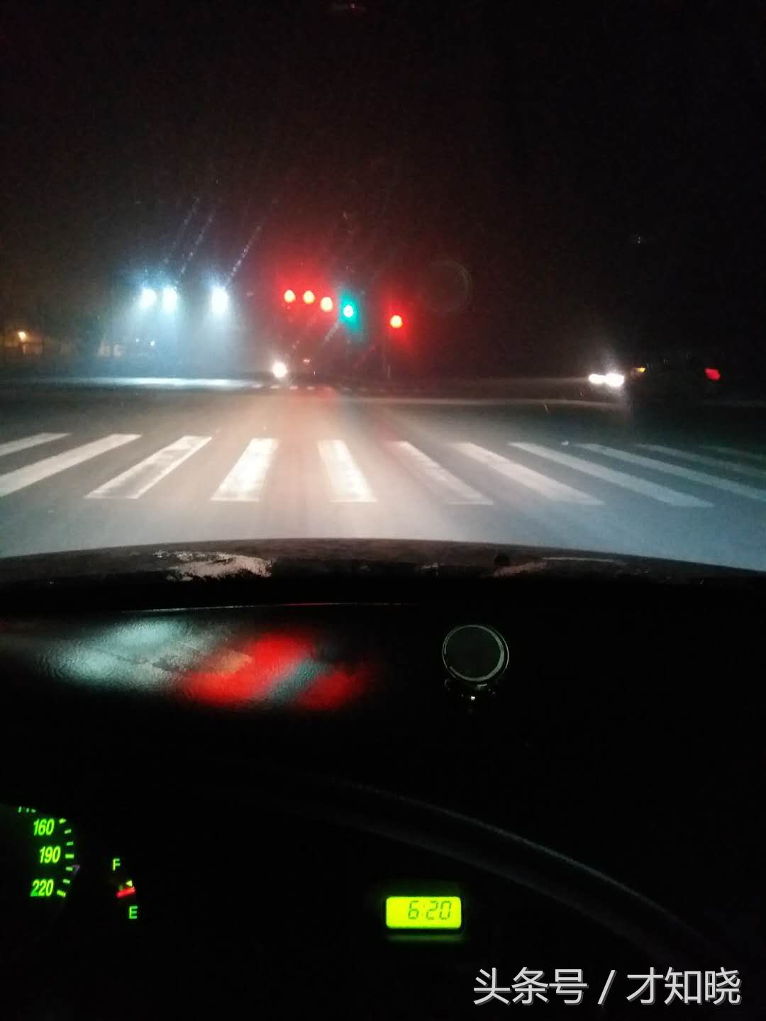 周六早上六点,天还不亮,大多数人还在熟睡中,开车出去工地,今天来一车