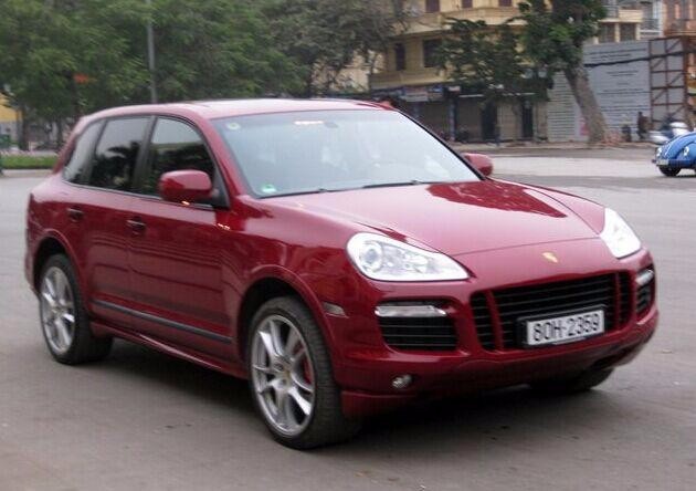 虽然挂着越南车牌的保时捷豪车:porsche cayenne gts(卡宴gts)