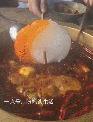 爆笑gif: 女朋友和他分手了,猫咪想不开了