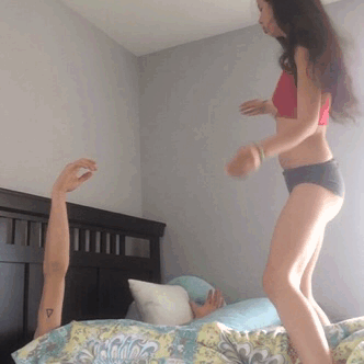 最新一期内涵爆笑动图 这个猫娘,身材有点太犯规了!