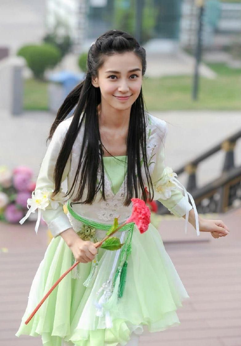 图解《奔跑吧》杨颖穿过5件衣服,图1很少女,图4让黄晓明醋坛子翻了