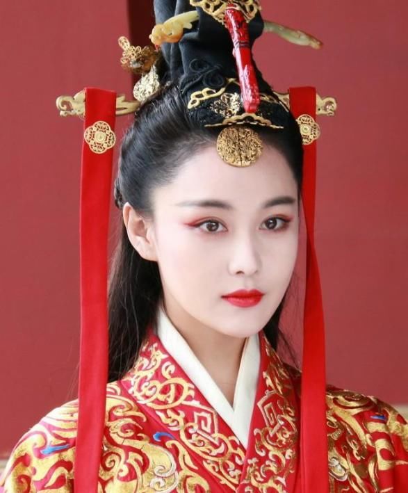 红衣古装美女壁纸,个个美如画,你最喜欢哪个?