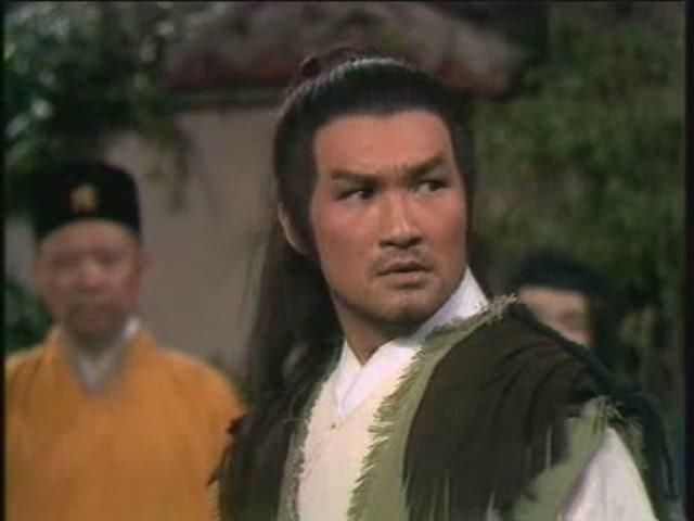 梁家仁在1982版的《天龙八部》扮演了乔峰,不过这个版本相信很多人没