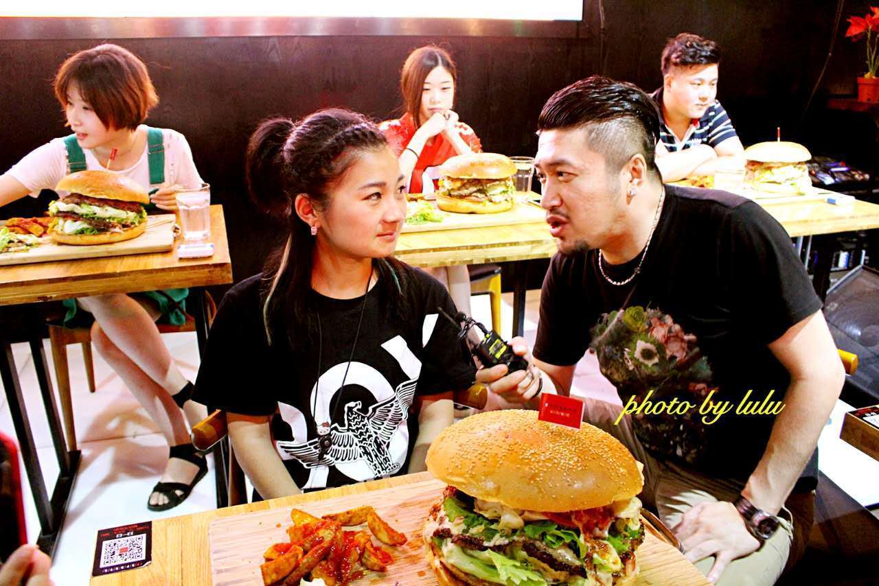 大胃王阿浩图片