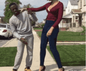 搞笑gif:妹子结婚请的伴娘团可真够给力的,是用生命在