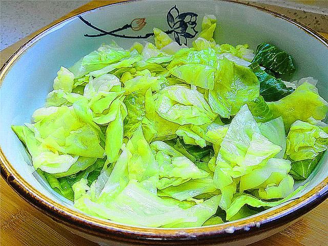 这才是圆白菜最爽口的做法,非常简单还好吃,看一遍就会做