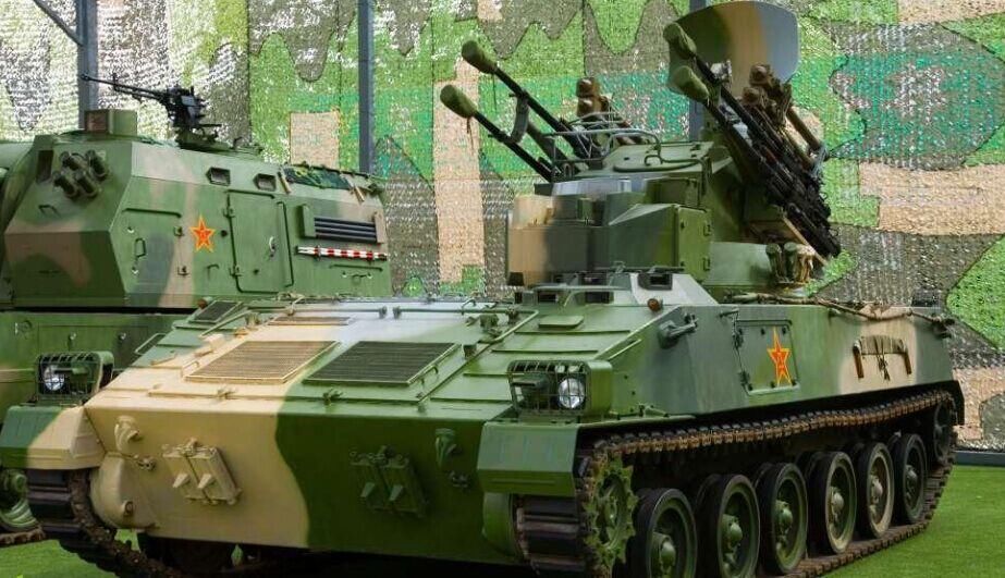 在射程范围内 1000辆坦克500门防空火炮会不会击沉一艘航母?