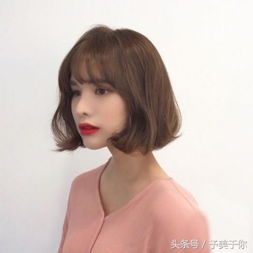 换短发也要换新发色,2018年流行的短发染发都在这里