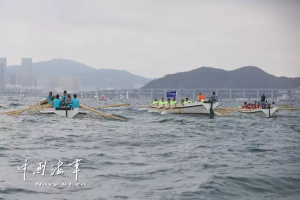 海军举办"海峡勇士-2017"横渡渤海海峡舢舨邀请赛