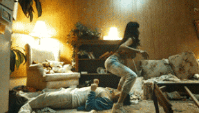 搞笑gif趣图:就在她回头的那一刻,我感觉我恋爱了