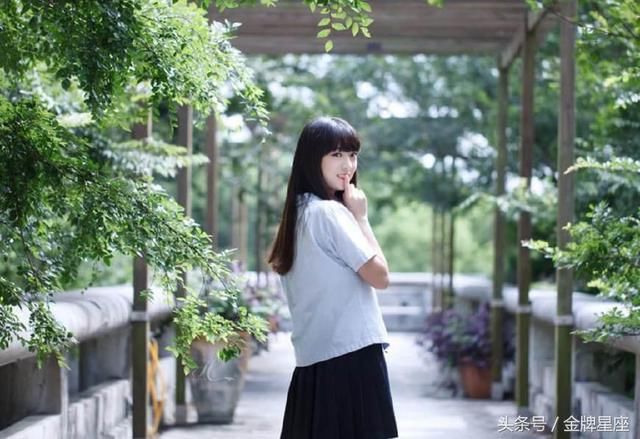 金牛座的女生在婚姻上失败之处!巨蟹座男和女生吗图片