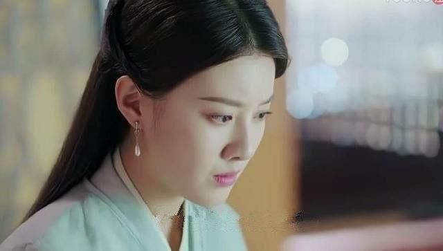 电视剧《艳骨》热播,女主静姝的饰演者王鹤润被称为"郑爽第二"经典欧美古装电视剧图片