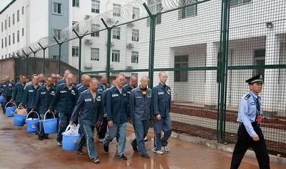 女犯人监狱生活