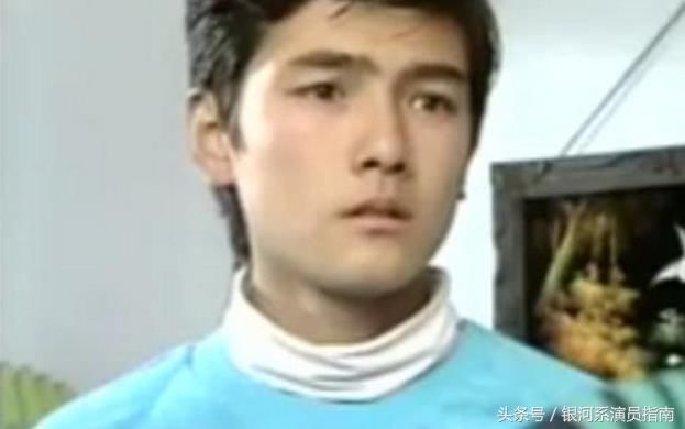 的二十七八岁的女人认出来了"咦,你不是《十六岁的花季》中的袁野吗?