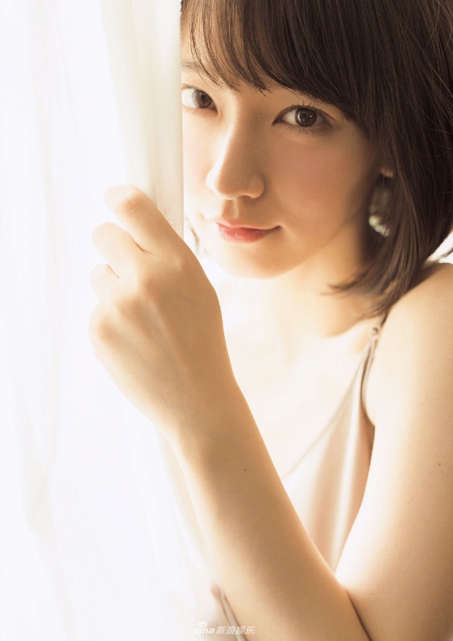 人气女星吉冈里帆写真曝光 肤白貌美笑容灿烂