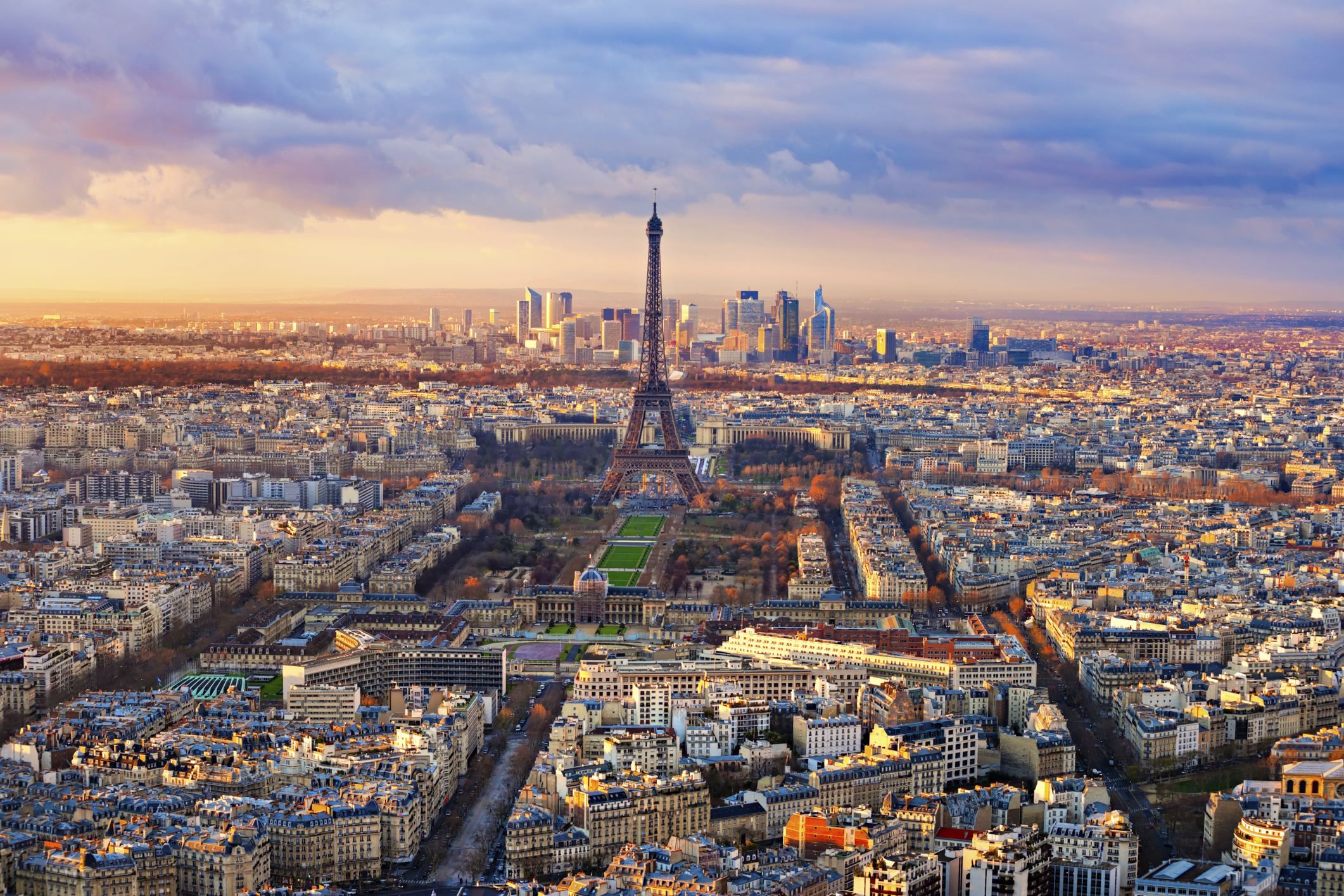 top4:巴黎(法国)城市人口:250万,平均工资:18000元/月人民币,平均房价