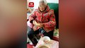 88岁老人阳后17天开始动筷吃饭 女儿开心做腊猪蹄慰劳