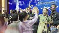 中外音乐交流演出，用乐章架起桥梁，让年轻的心紧紧相连。
