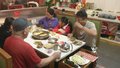 忆满京城 情思华夏丨清明探访“英雄火锅店”：要一直火下去