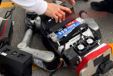 北京亦庄人形机器人半马换电效率实现重大突破