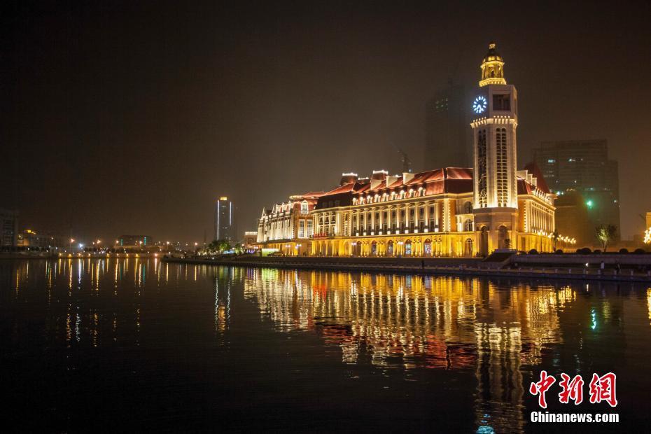 天津夜色灯火辉煌 展现津门风貌