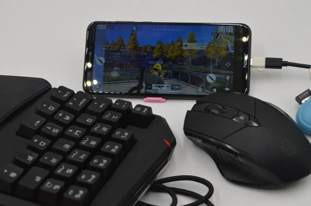 荣耀Play还能玩电脑游戏,这个游戏另类玩法值