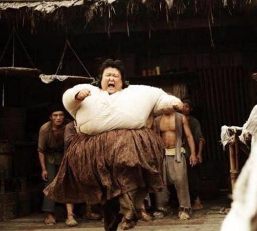 140斤胖mm婚纱照_平均140斤的美女网红大码胖模健康自信