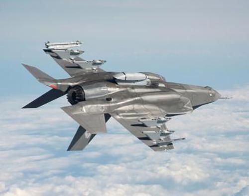 日本产首架F-35A获美国飞行员夸赞 质量究竟如