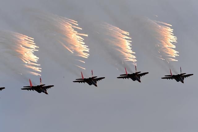 美国即将在叙利亚开战之际,俄罗斯这个邻居彻