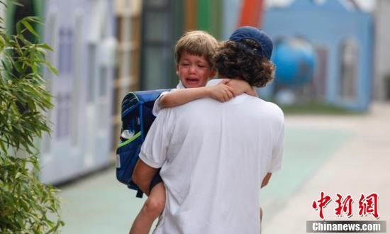 福州200名学子重温传统儒家拜师礼