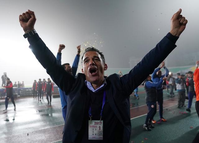 中超-北京人和主场2-0新疆成首支升级球队