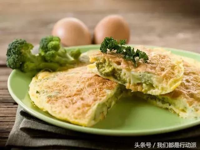 每天运动的你,连鸡蛋都不会吃,还妄想减脂增肌