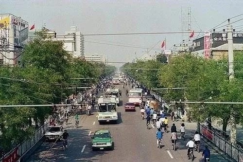 不再抗议!不再谴责!美国人恼羞成怒:20年前为何