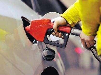 2018年成品油价首次上调 车主加满一箱油预计多花7元