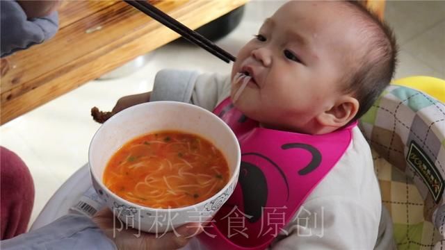 1岁宝宝最喜欢的早餐面条,只需学会这个小技巧