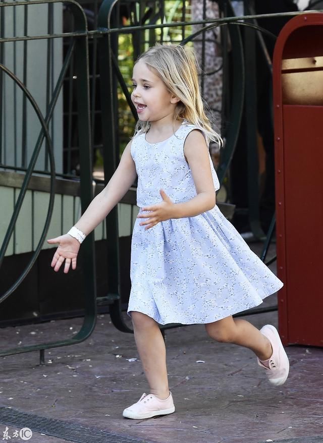 虽然是瑞典王位的第二顺位继承人,6岁小女公爵