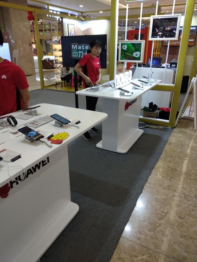 华为手机店开在小米之家门口,去江门美吉特买