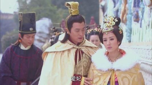 皇帝想娶年长17岁的宫女为后,没想到因为她后