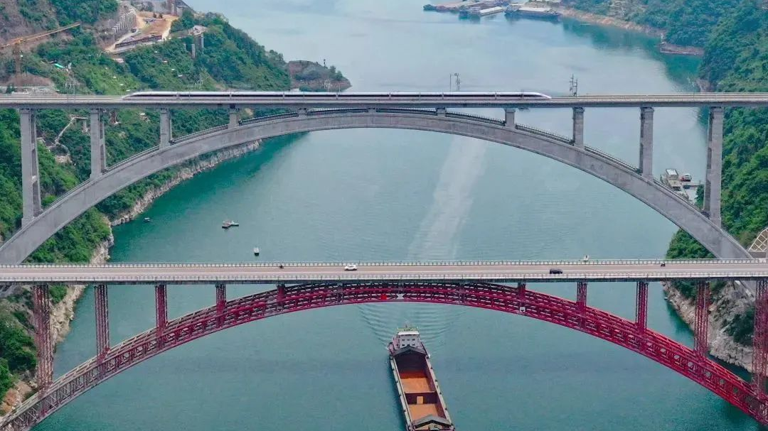 震撼,壮美铁路桥梁!网友:“基建狂魔”从未令人失望 震撼,壮美铁路桥梁!网友:“基建狂魔”从未令人失望