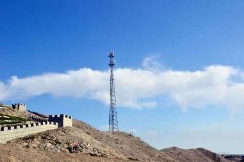 乡下有很多中国联通的信号塔,但中国移动和电