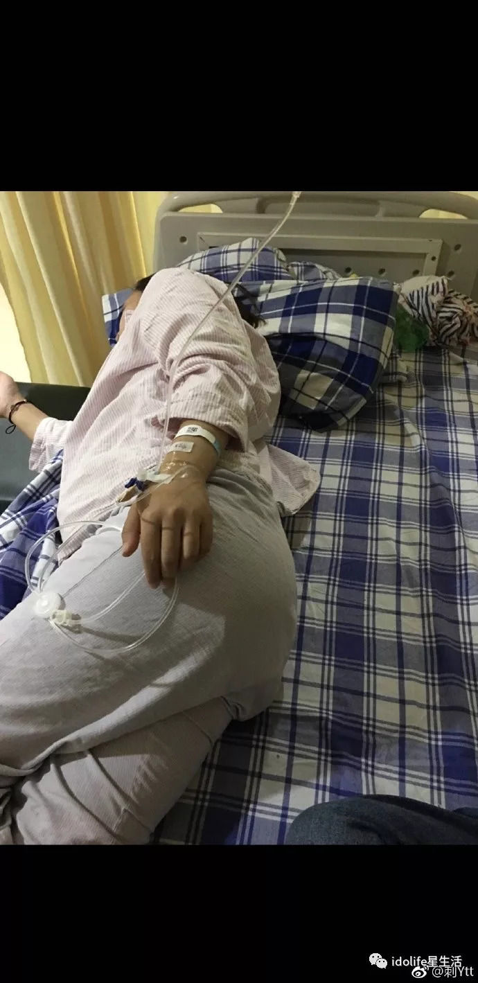 下体流血不止的她，至今没有脱离高风险流产的危险...

目前，杭州孕妇的家属已经签署了多张病危通知书。

胎儿肺泡各个器官都还没发育好，能不能保住还是个大问题。