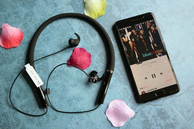 脉歌TX-90颈挂式蓝牙耳机:轻盈舒适防水佳,户