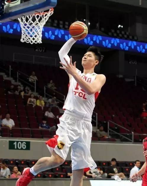 大魔王空降航天城,王哲林情归孟菲斯