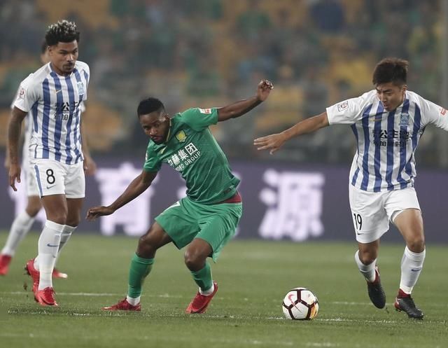 京媒:国安被针对丢掉三分,两次手球不吹,裁判说