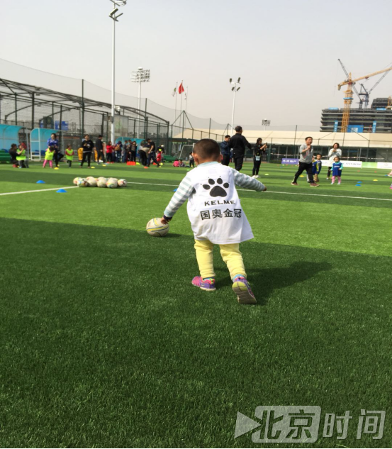 宝宝爱足球--国奥金冠国奥村足球营幼儿运动嘉