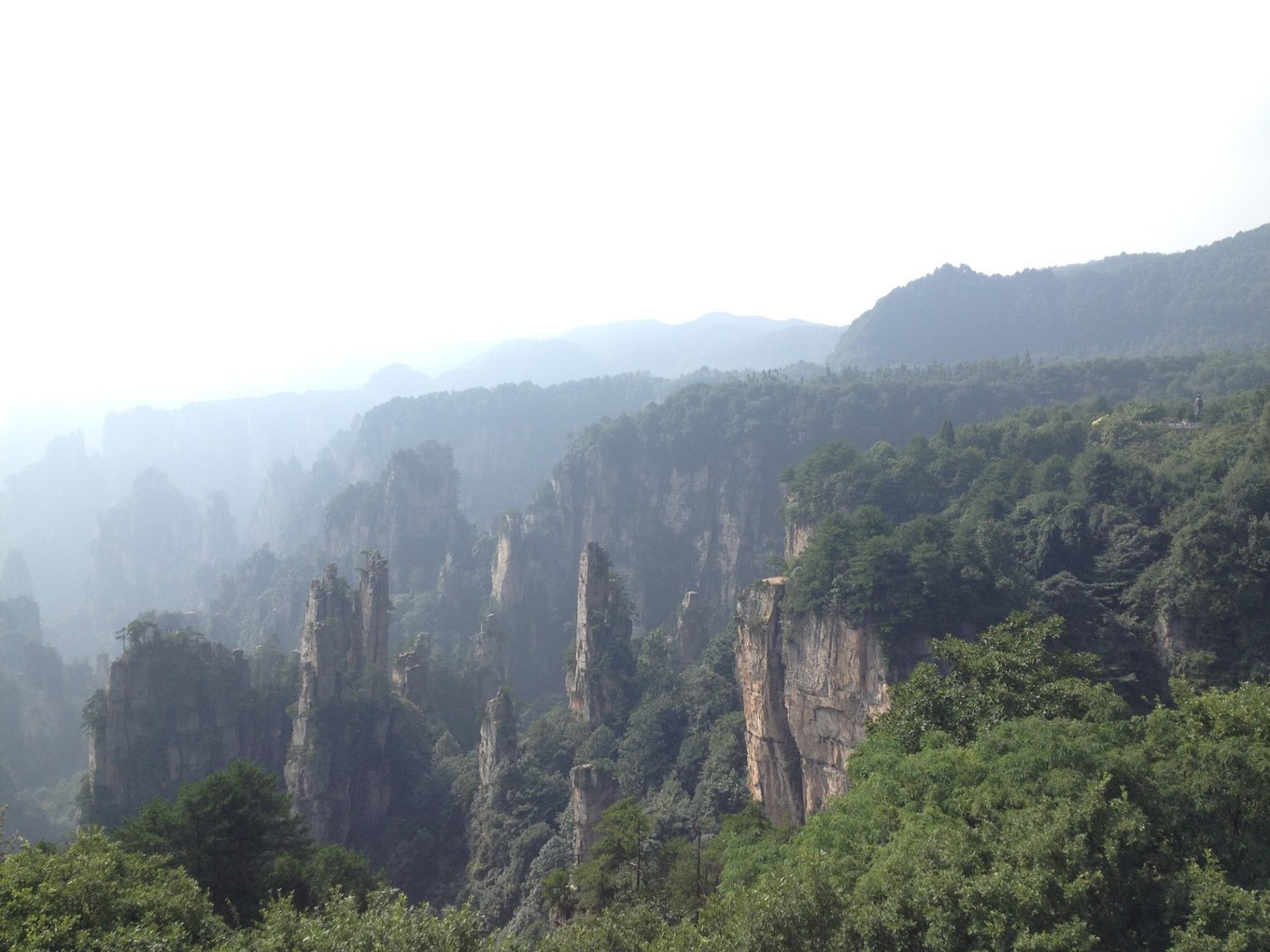 长沙去张家界自驾游住哪里去景区方便呢?
