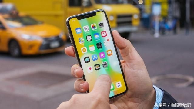 苹果iPhone X刘海屏带坏国产手机?个中缘由令