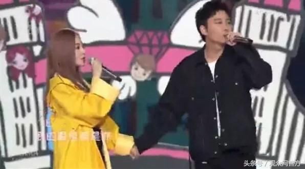 看李小璐贾乃亮的尴尬同台就知道李小璐PG O